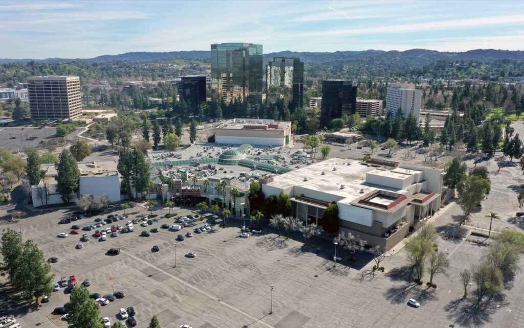 Rams owner Stan Kroenke buys the Village mall in Woodland Hills - Los  Angeles Times